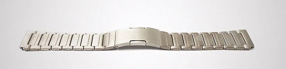 SYSTEM-S Armband 22 mm aus Titan mit Faltschließe für Huawei Smartwatch in Grau