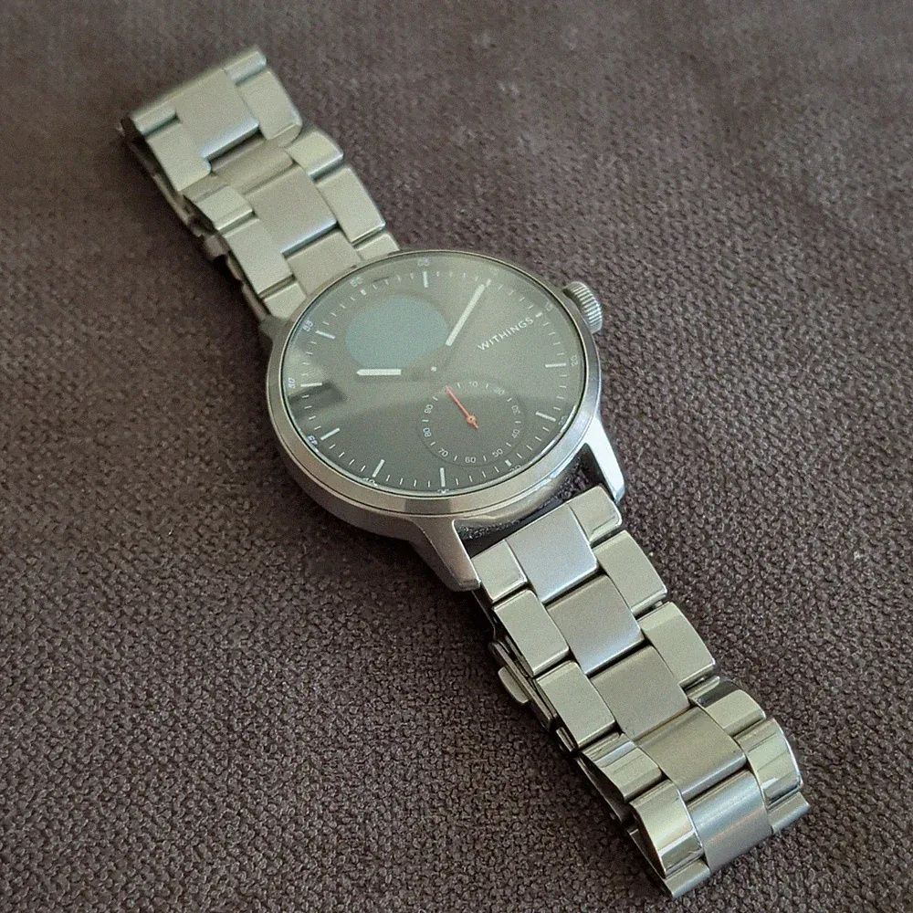 Withings ScanWatch 42mm Hybrid-Smartwatch silber, Onyx Edelstahlarmband uvm.