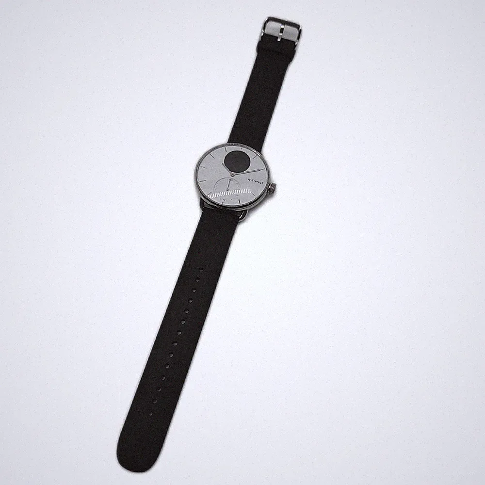 Withings Scanwatch Hybrid Smartwatch EKG Herzfrequenz SPO2 Defekt lädt nicht an