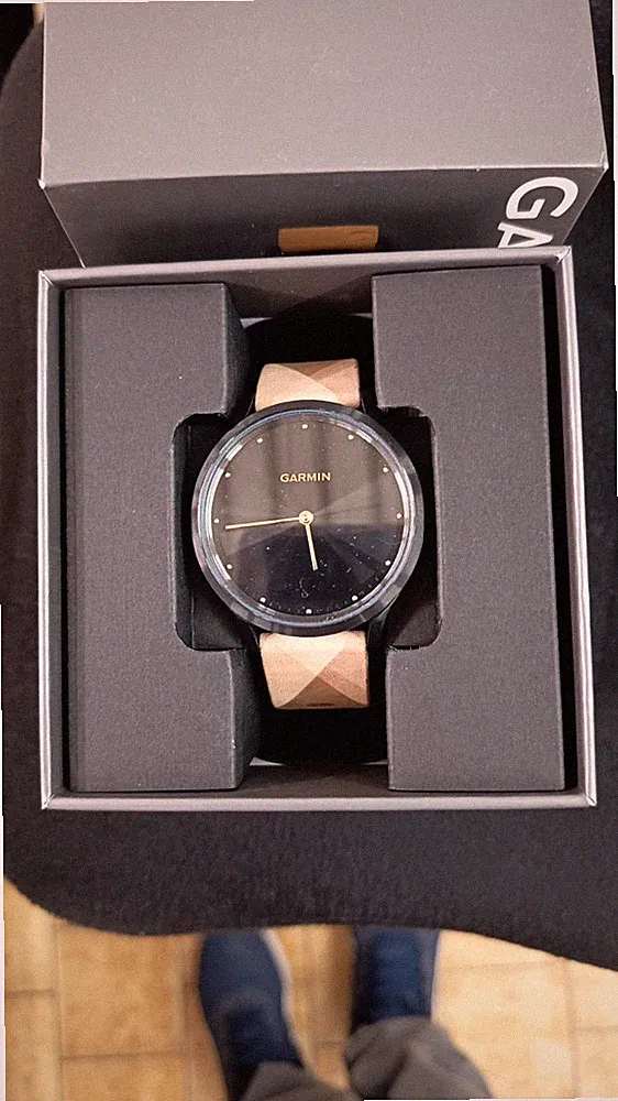 WW-0259 Garmin Vivomove HR Premium Fitness-Tracker Smartwatch,Black/Tan B-WARE